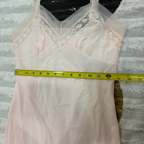 Gorgeous vintage pale pink embroidered slip / nightgown 34/ S/ slip dress - Picture 9 of 10